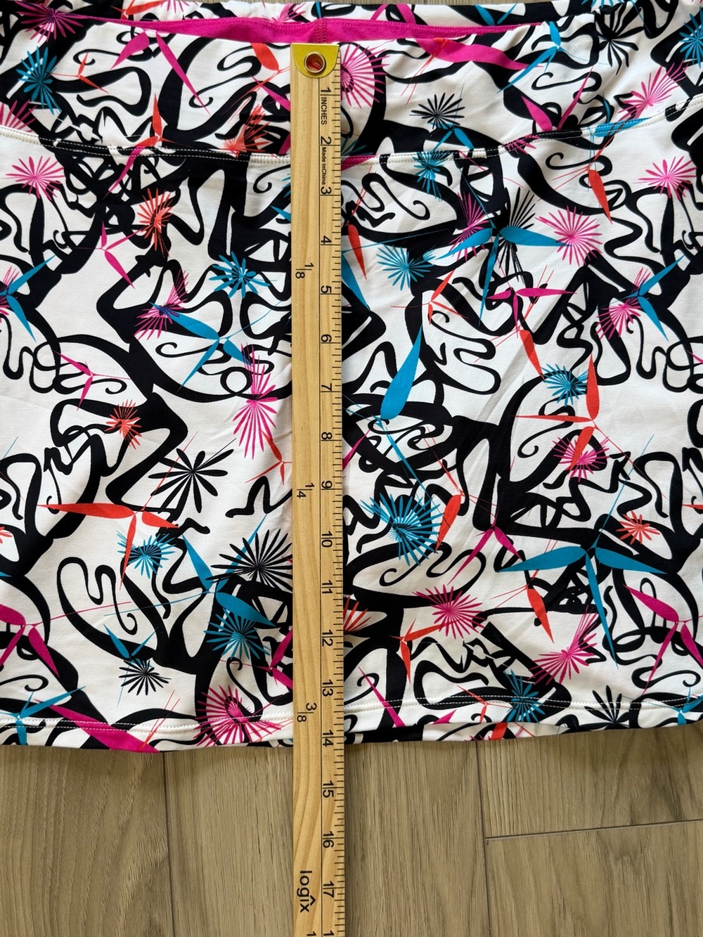 Skirt Sports Gym Girl White Athletic Skort Black Abstract & Pink Blue Accents XL - Picture 7 of 7